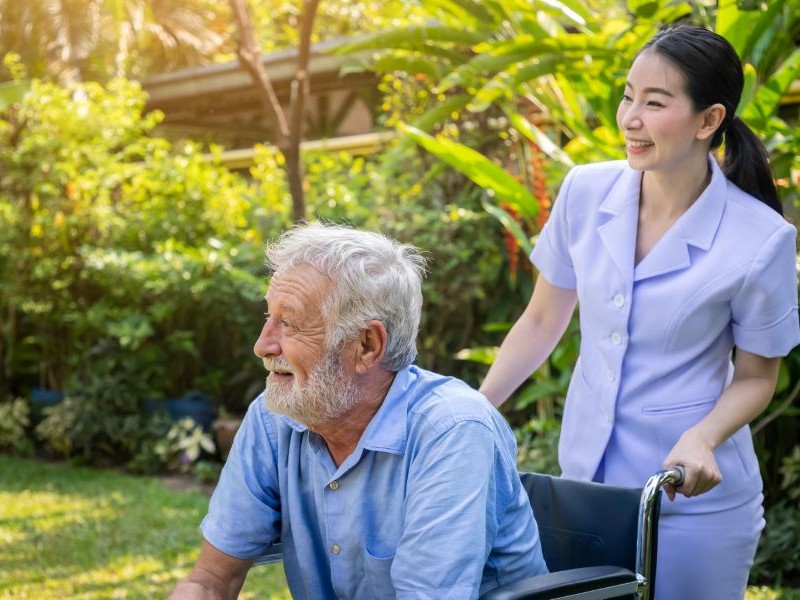 How Senior Companionship Care Improves Quality of Life senior companionship care