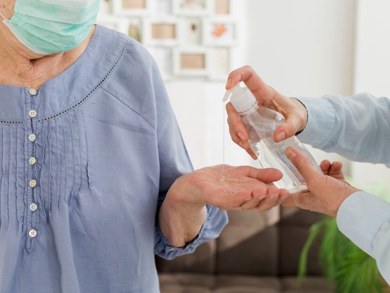 What Good Senior Hygiene Care Actually Looks Like 2148492364